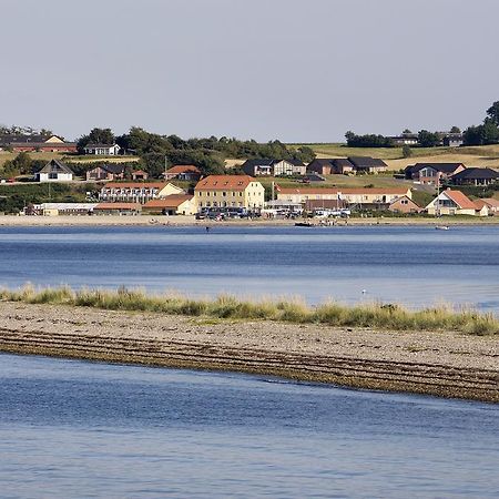 Hvalpsund Faergekro Exterior foto
